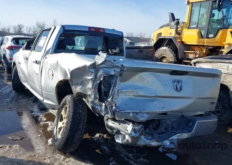 2010 Dodge Ram 1500 Slt/Sport/Trx z USA, uszkodzony, nr VIN 1D7RB1GP1AS104857